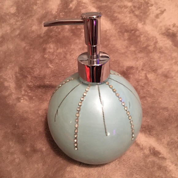 Soap or lotion dispenser. Blue with rhinestone detail. - Picture 2 of 9